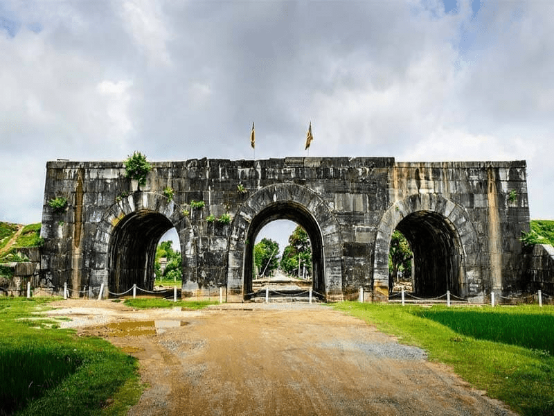 Structure and architecture of the Ho Citadel