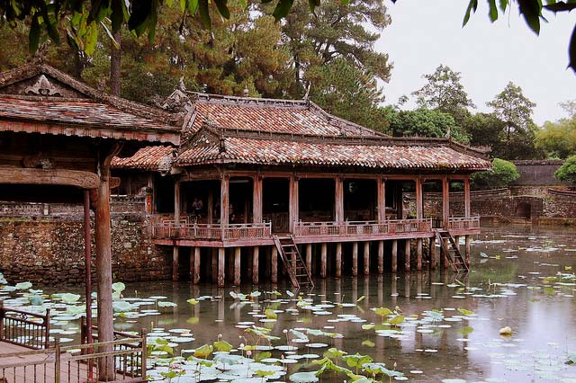 Tomb Tu Duc architecture