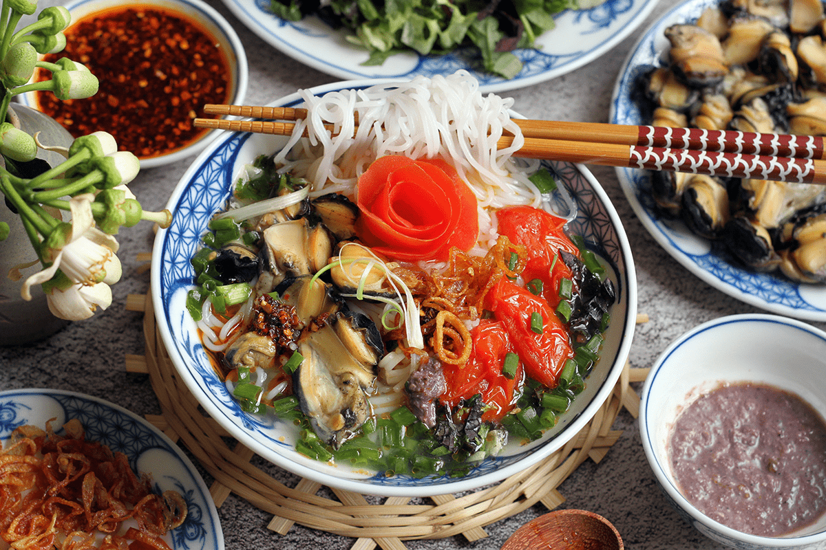 Hanoi Bun Oc - Hanoi street food