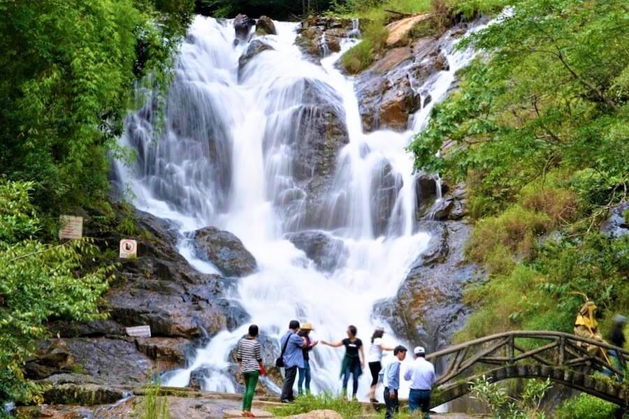 Travel to Datanla Waterfall 