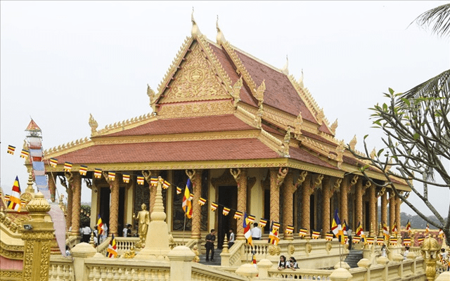 Scale of Khmer museum architecture