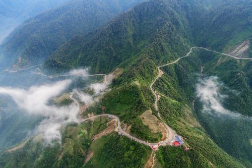 Khau Pha Pass: Conquer Vietnam’s Most Breathtaking Mountain Road