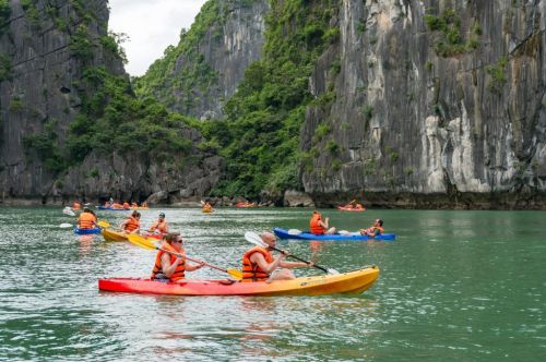 Halong Bay kayak cave: Ultimate guide to exploring hidden lagoons