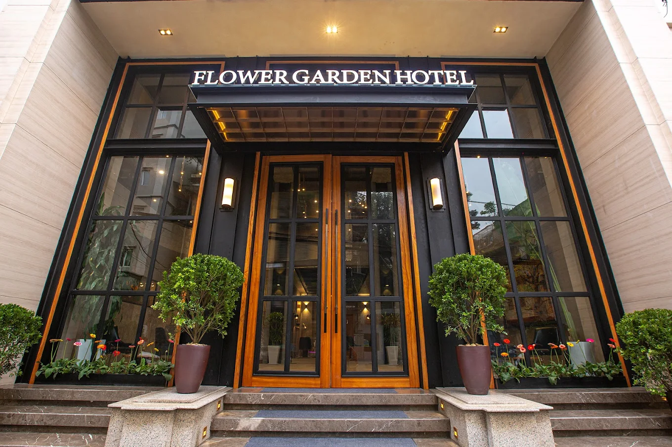 Flower Garden Hotel 