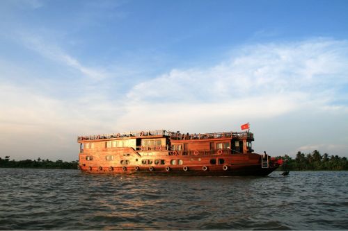 Live the river life: 3 days of authentic mekong discovery