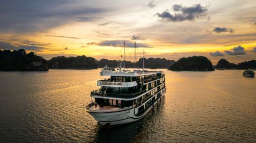 La Regina Grand Halong