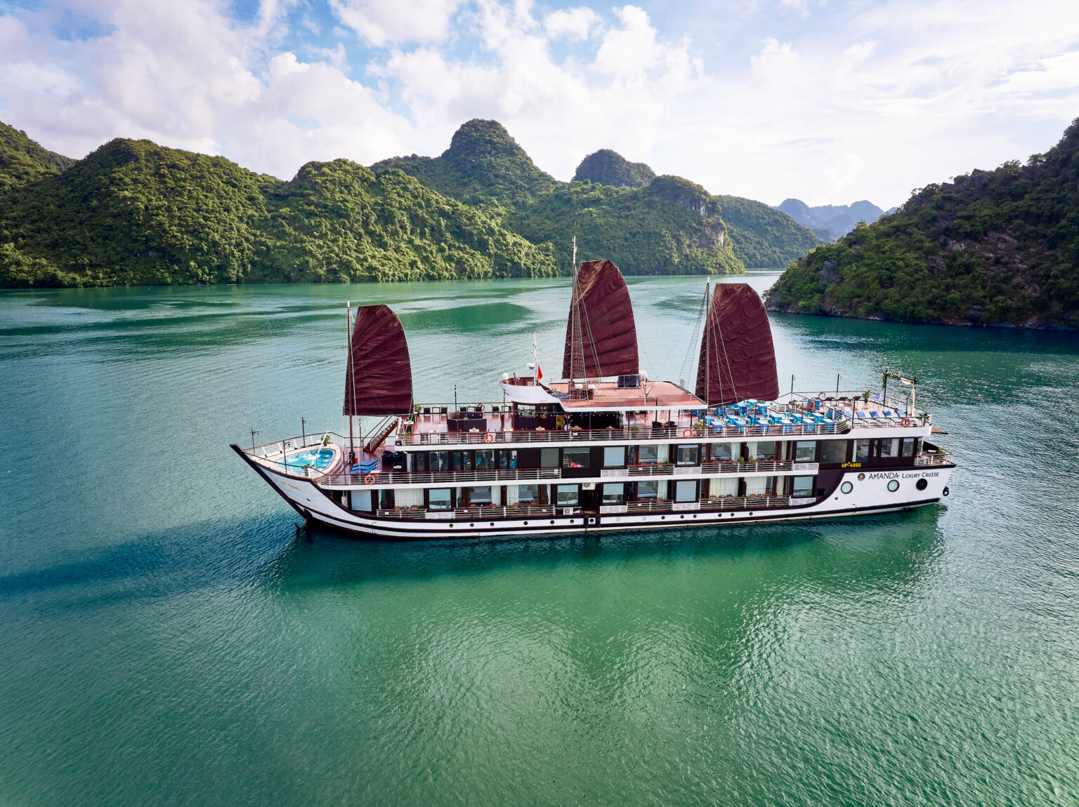 amanda-luxury-cruise-2-days-1-night
