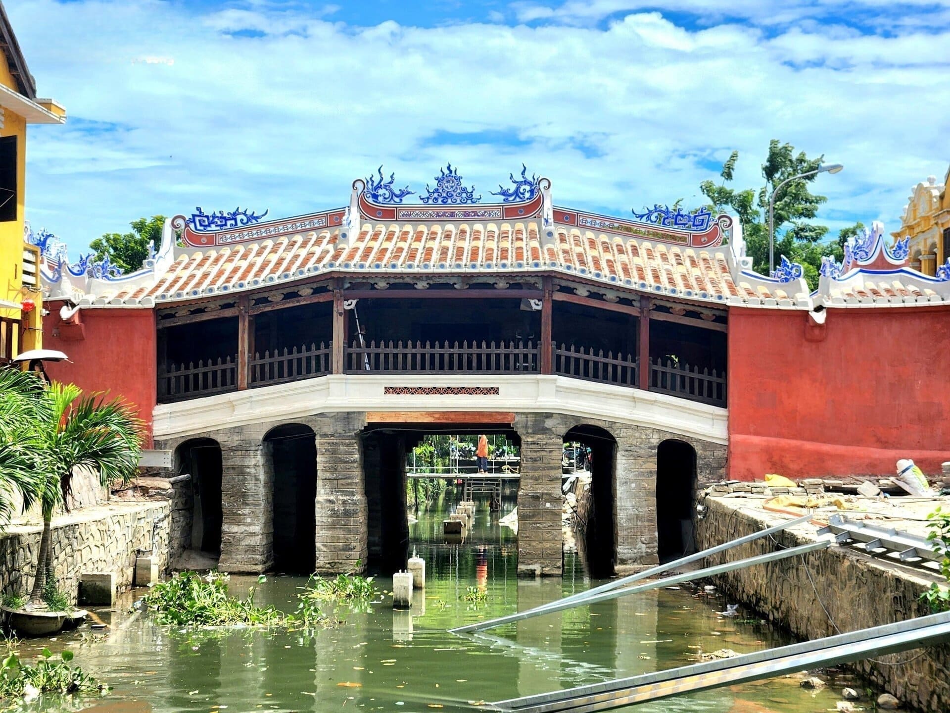 chua-cau-is-a-covered-bridge-that-houses-a-small-shrine-1-