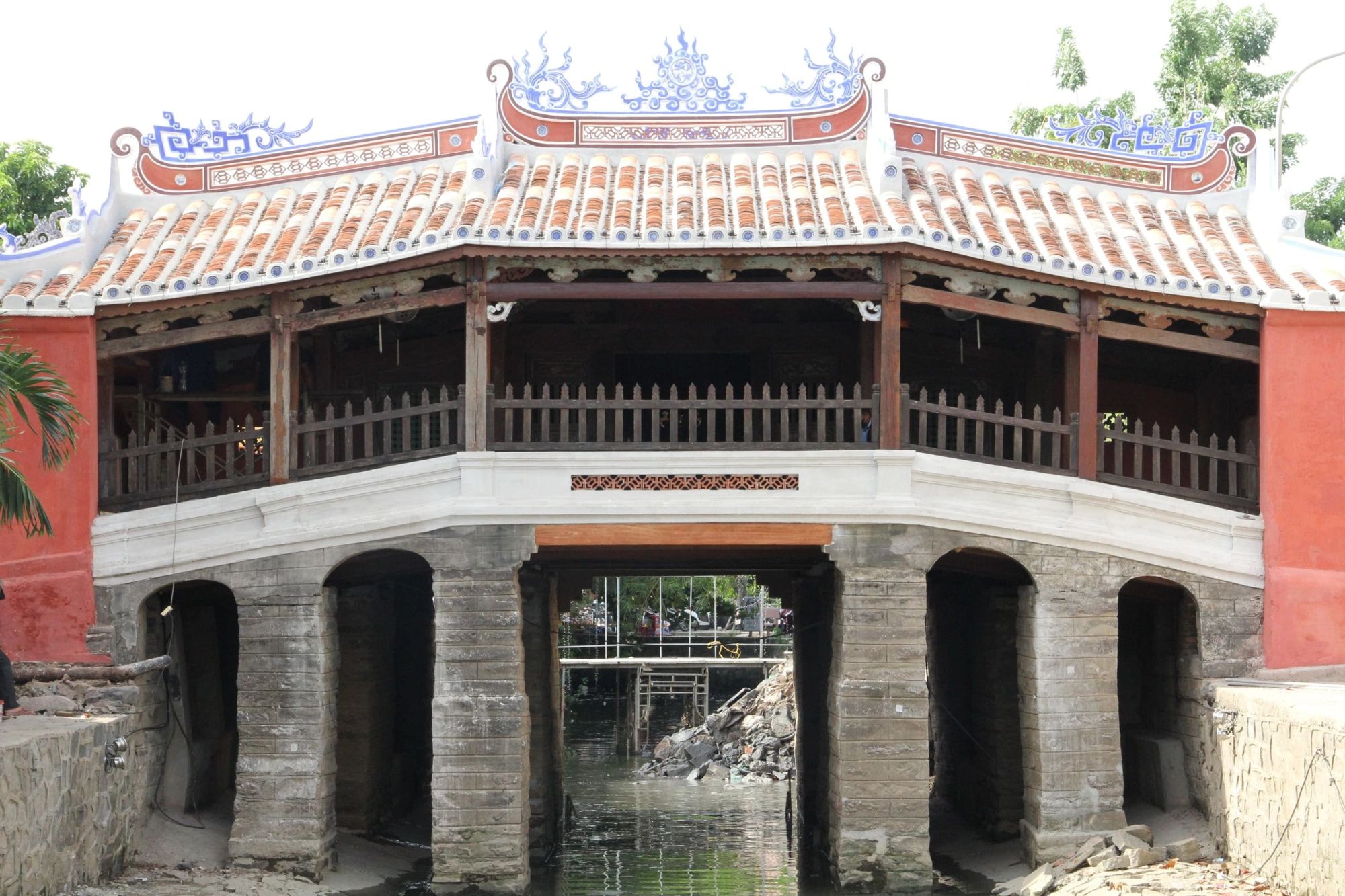 the-newest-renovation-of-japanese-covered-bridge-1-1-
