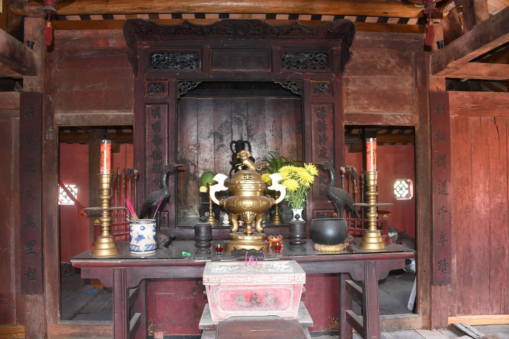 The temple was established to worship Bắc Đế Trấn Vũ
