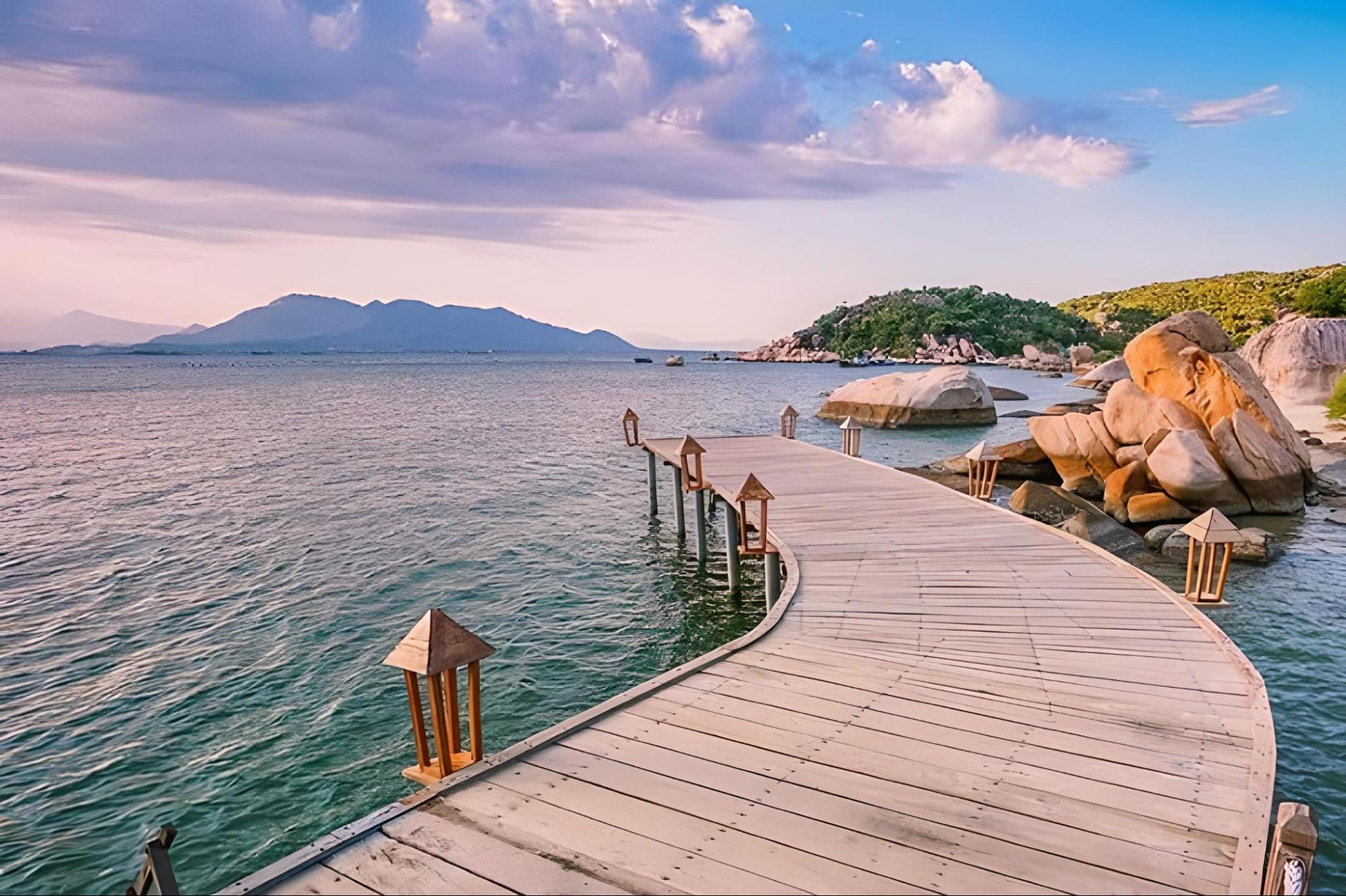 hon-tre-nha-trang-vietnam-airlines