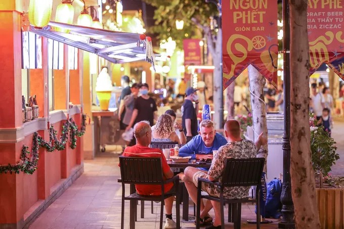 vuifest-night-market