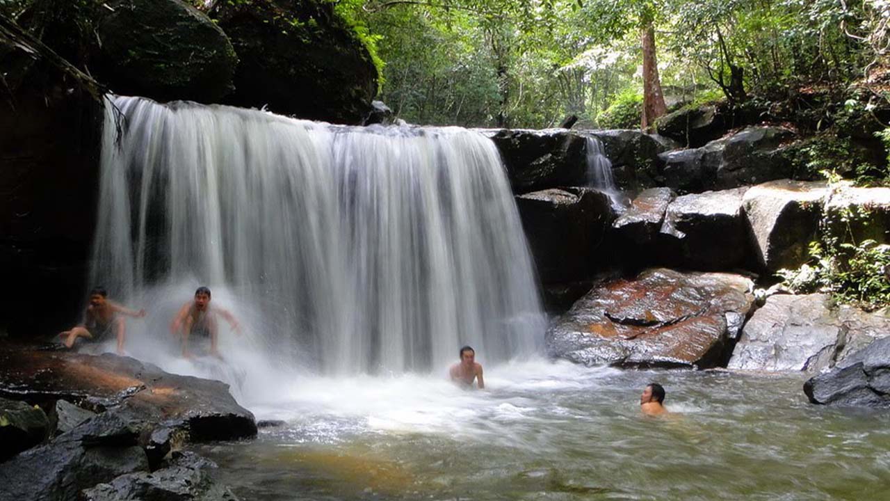suoi-tranh-o-phu-quoc-nu-cuoi-mekong