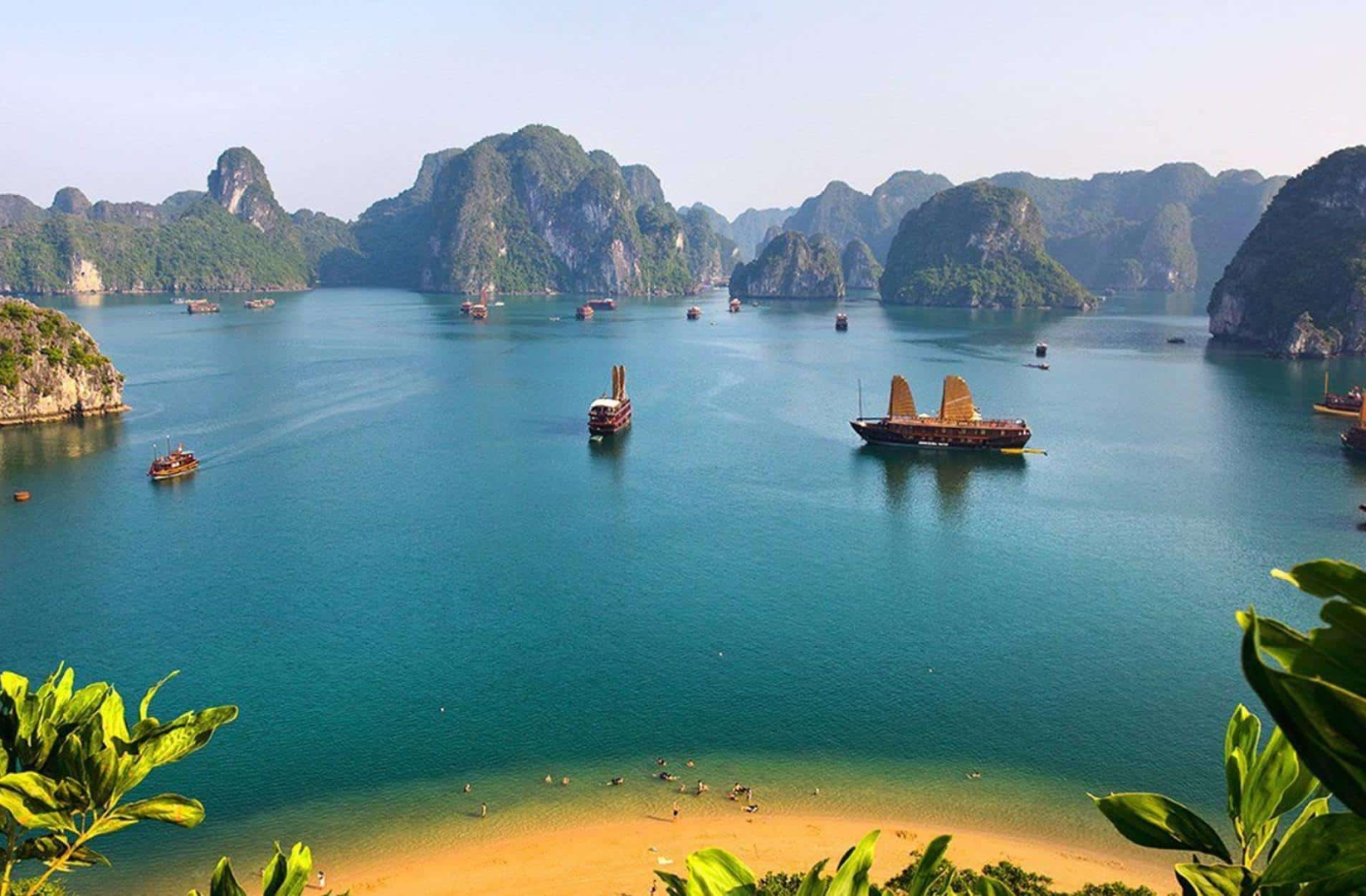 Cruise trip on Quan Lan Island