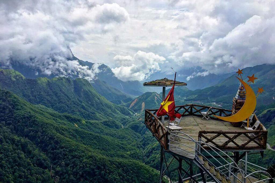 Conquer Ô Quy Hồ Pass (source: Hanoi local tour)