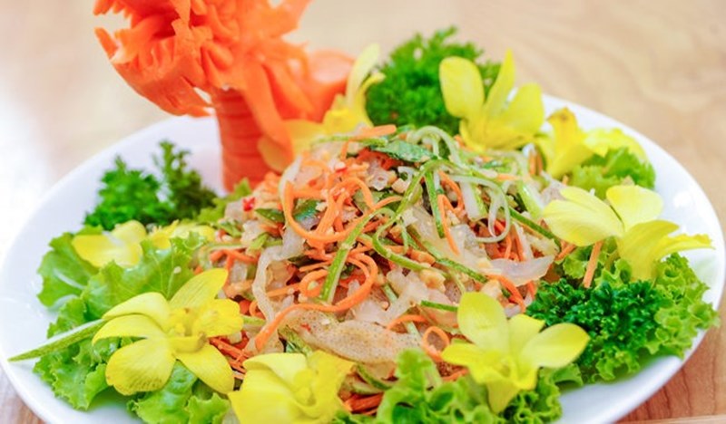 vietnam-beach-itinerary-salad-1