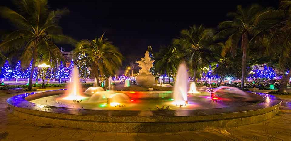 evening-walk-at-front-beach-park-source-upc-green--1