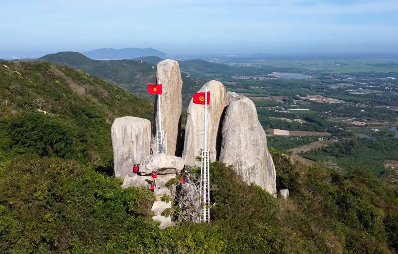 minh-dam-bases-nature-history-and-adventure