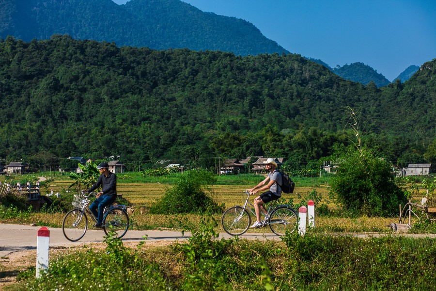 first-time-couple-mai-chau