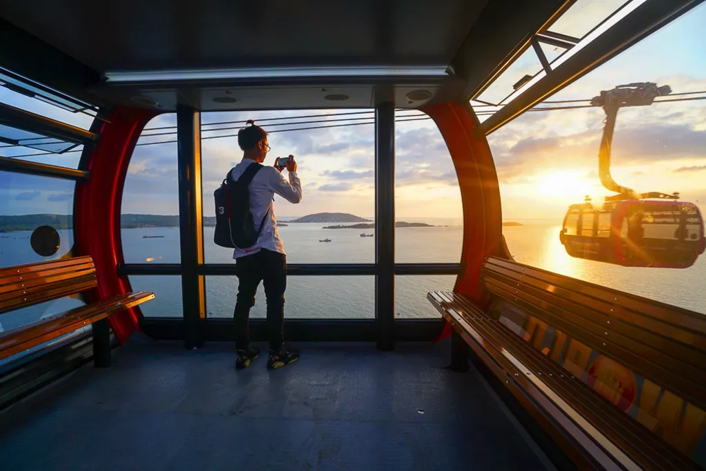 hon-thom-island-cable-car-1