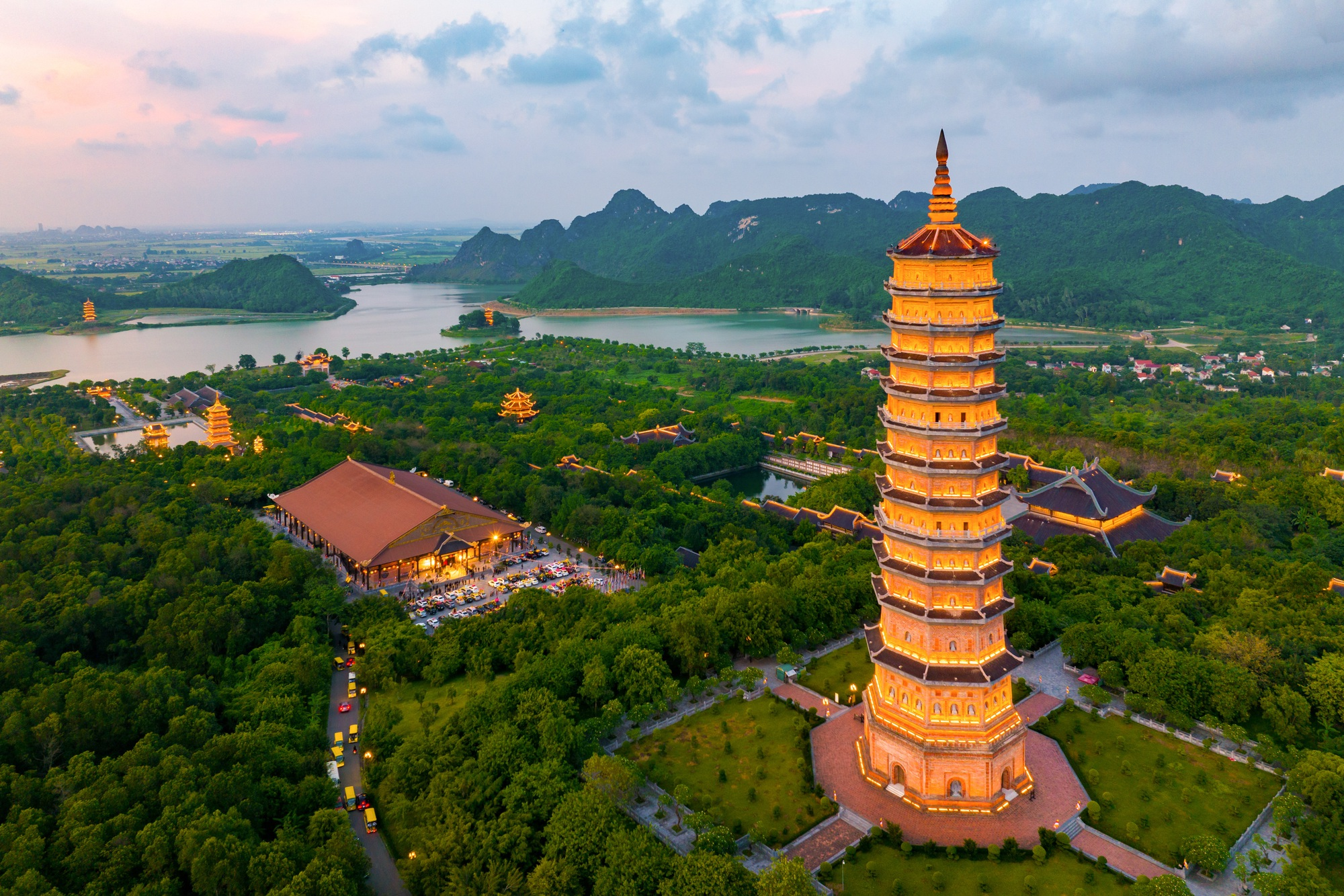bai-dinh-pagoda