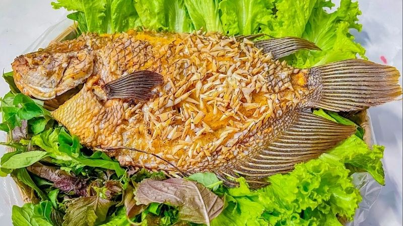 ca-tai-tuong-chien-xu-fried-elephant-ear-fish