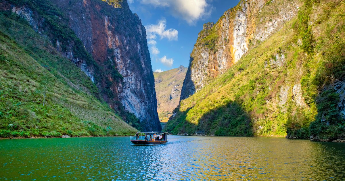 nho-que-river-ha-giang-province-vietnam-adobestock-605538173