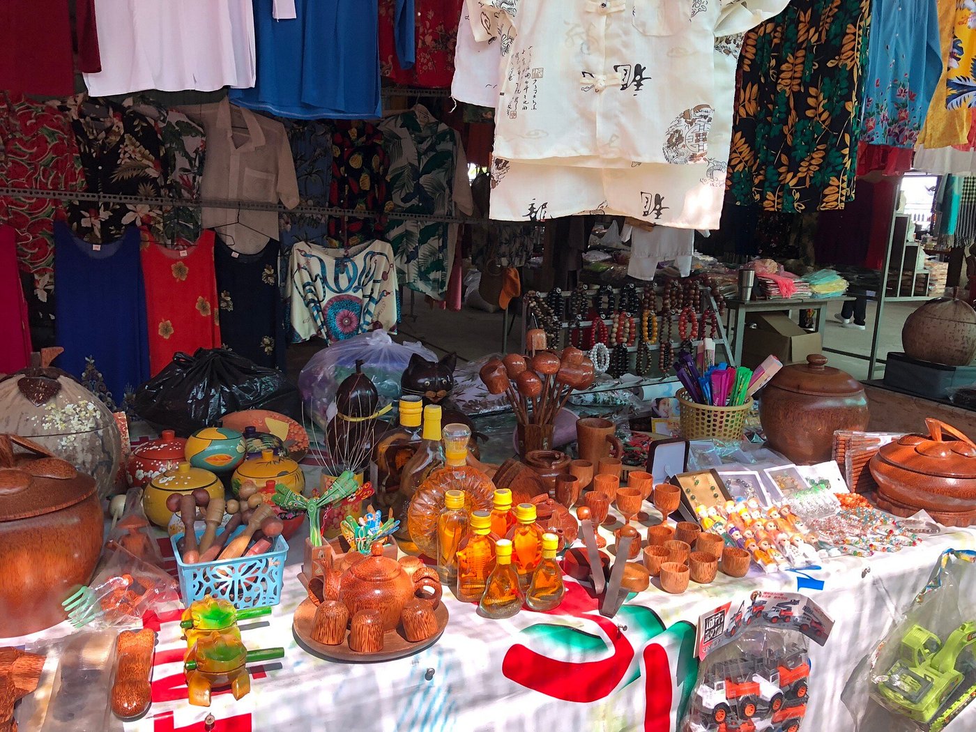 shop-for-sourverines-and-handicrafts