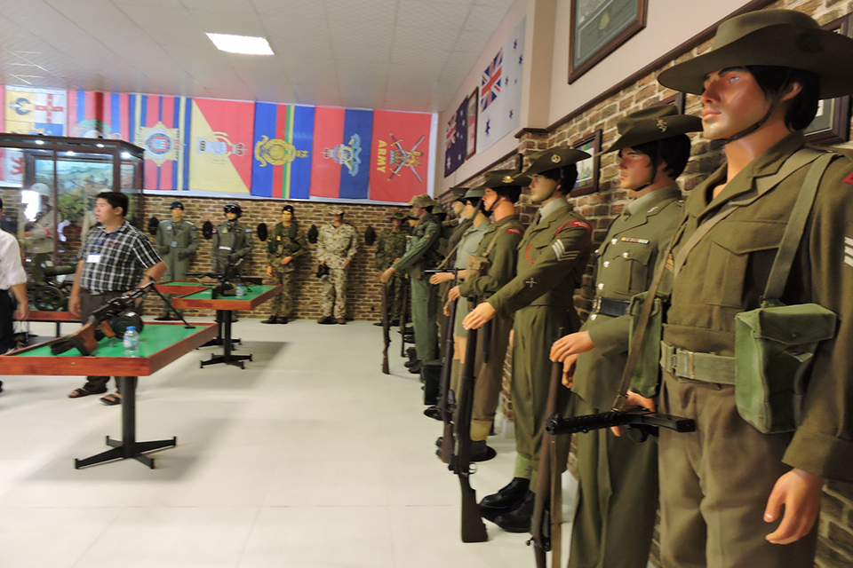 the-museum-of-worldwide-arm-3