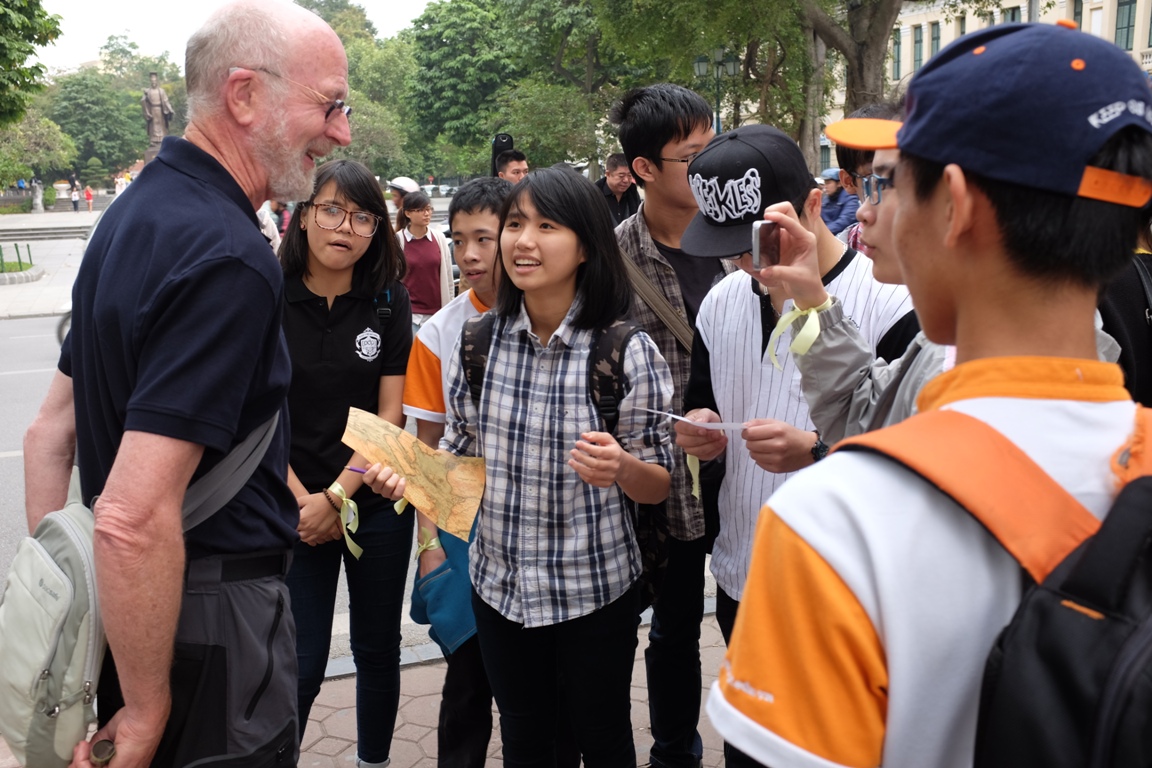 vietnam-tour-guide-12