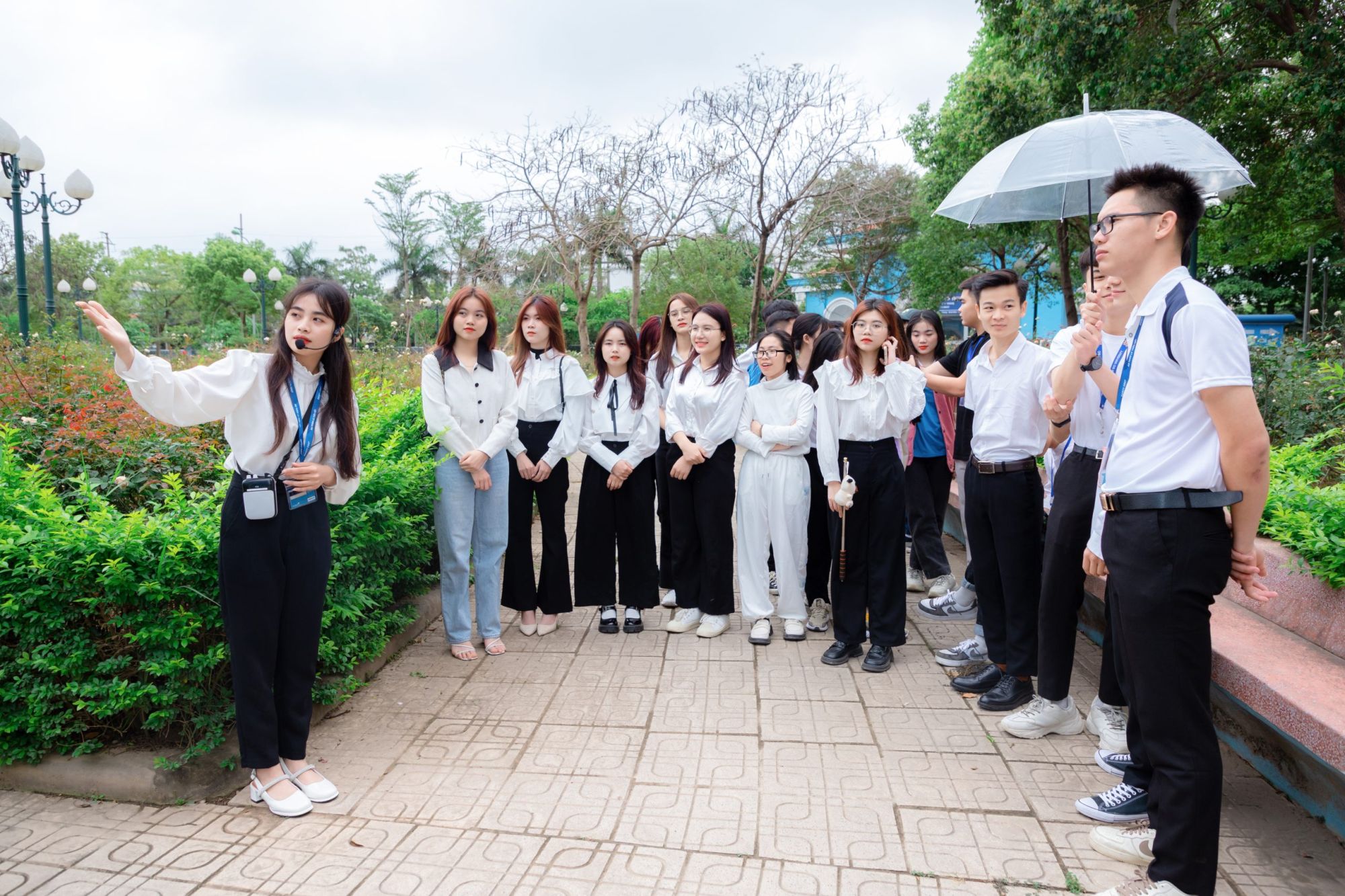 vietnam-tour-guide-4